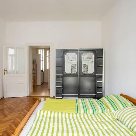 Vintage Living In The Heart Of Vienna. Lägenhet Exteriör bild
